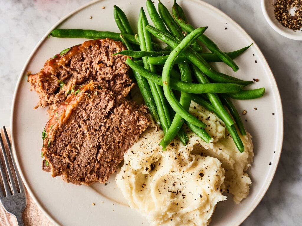 Mashed Potatoes, meatloaf and mixed veg